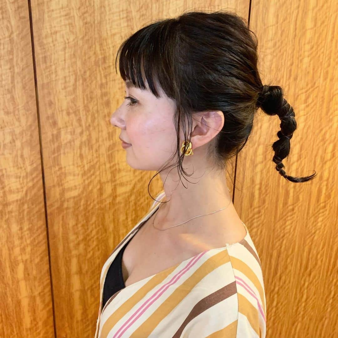 YU-U（工藤由布）さんのインスタグラム写真 - (YU-U（工藤由布）Instagram)「ちひろさんcut&color&arrange✂︎ 福岡から😭🙏🏻 こんなに福岡にゆかりのある方が続くと呼ばれてる気がする🤭🤭🤭笑(行きたいだけ) またゆっくり飲み行こうね🍶 ・・・ #ヘアアレンジ #uアレンジ #ミディアムアレンジ #hairarrange #ラーメンマン」7月20日 18時35分 - nyan22u22nyan