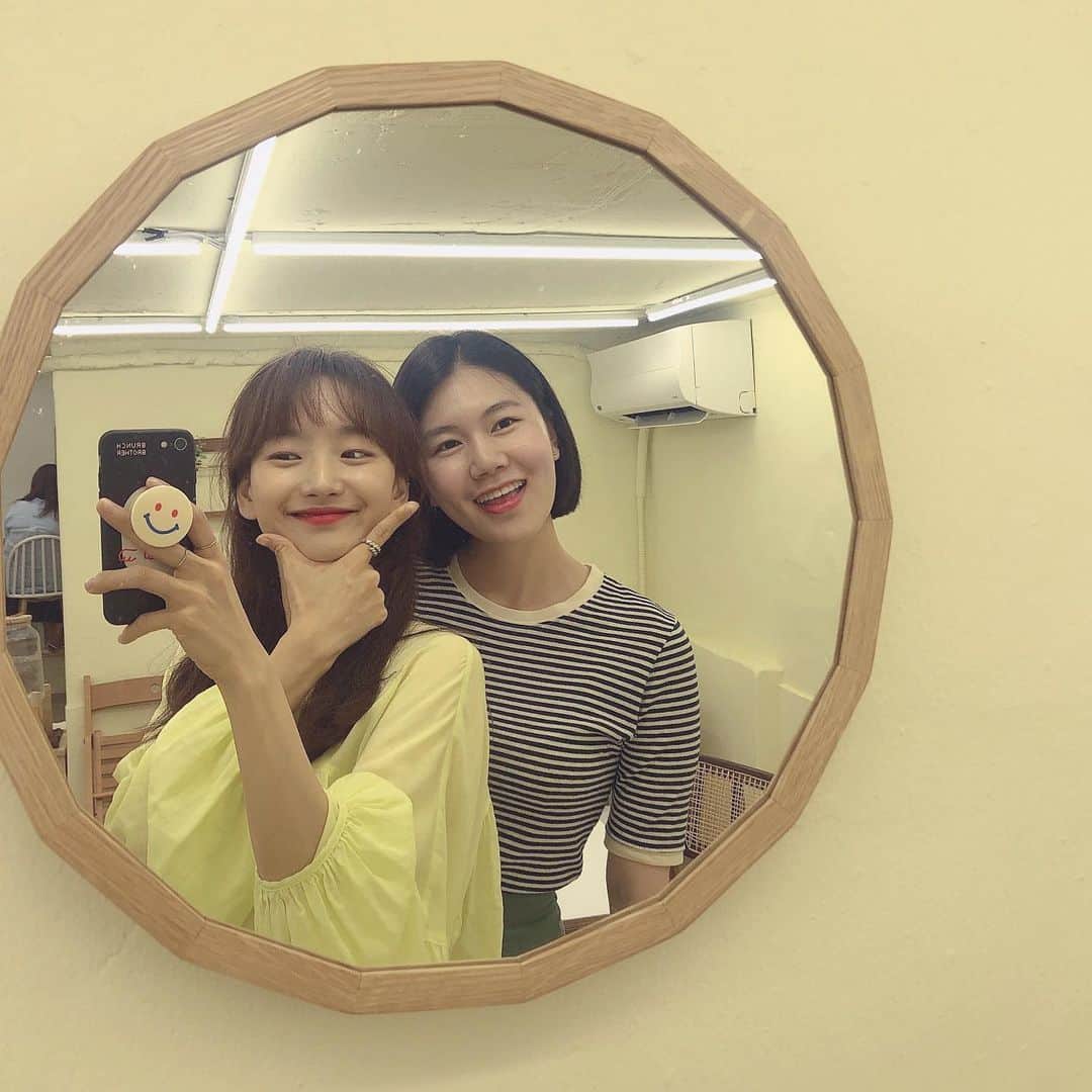 ウォン・ジナのインスタグラム：「💛🧡💛🧡」