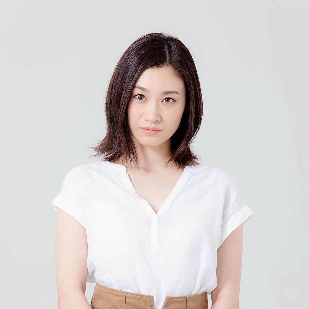 のインスタグラム：「☺︎ #橘芳奈 #ウイントアーツ #宣材写真  #actress #new #photo」