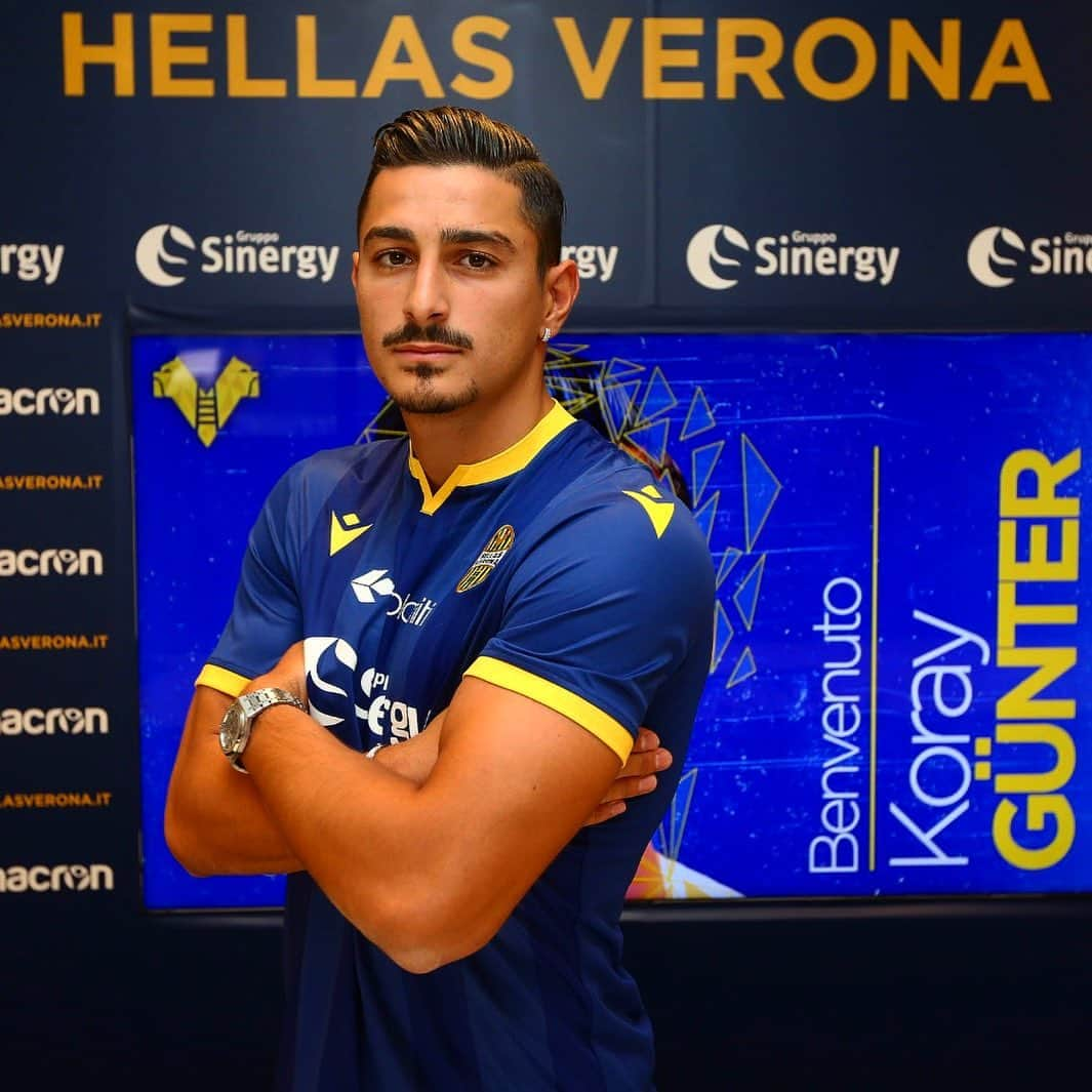 コライ・ギュンターさんのインスタグラム写真 - (コライ・ギュンターInstagram)「Dai Hellas 💙💛👊 #HellasVerona #SerieA」7月20日 19時18分 - korayguenter