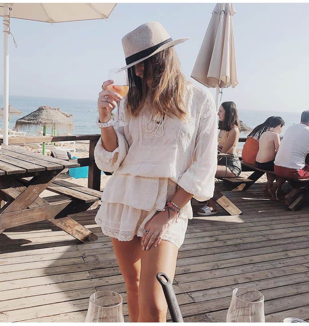 スターメラのインスタグラム：「Star ⭐️ Mela weekend! @bethanyferns #portugal#starmelauk. ⭐️STELLA TUNIC . . . . . . . . . #summertime #summersale#starmelalove#mystarmela#love#summervibes#lovesummerhateevrerythingelse #london#onlinesale#starmeladress#coolestfress#fashion#bohostyle#bohochic#etnicchic#embroidery #lace#travel #fashionlover#paris#sun」