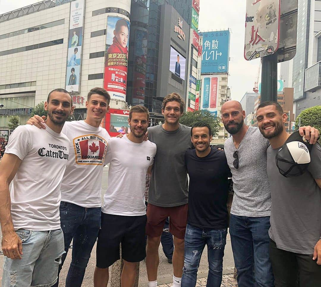 マルコス・アロンソ・メンドーサさんのインスタグラム写真 - (マルコス・アロンソ・メンドーサInstagram)「Tokyo with the lads 🇯🇵🔝🏆 #wagyumafia」7月20日 19時49分 - marcosalonso28