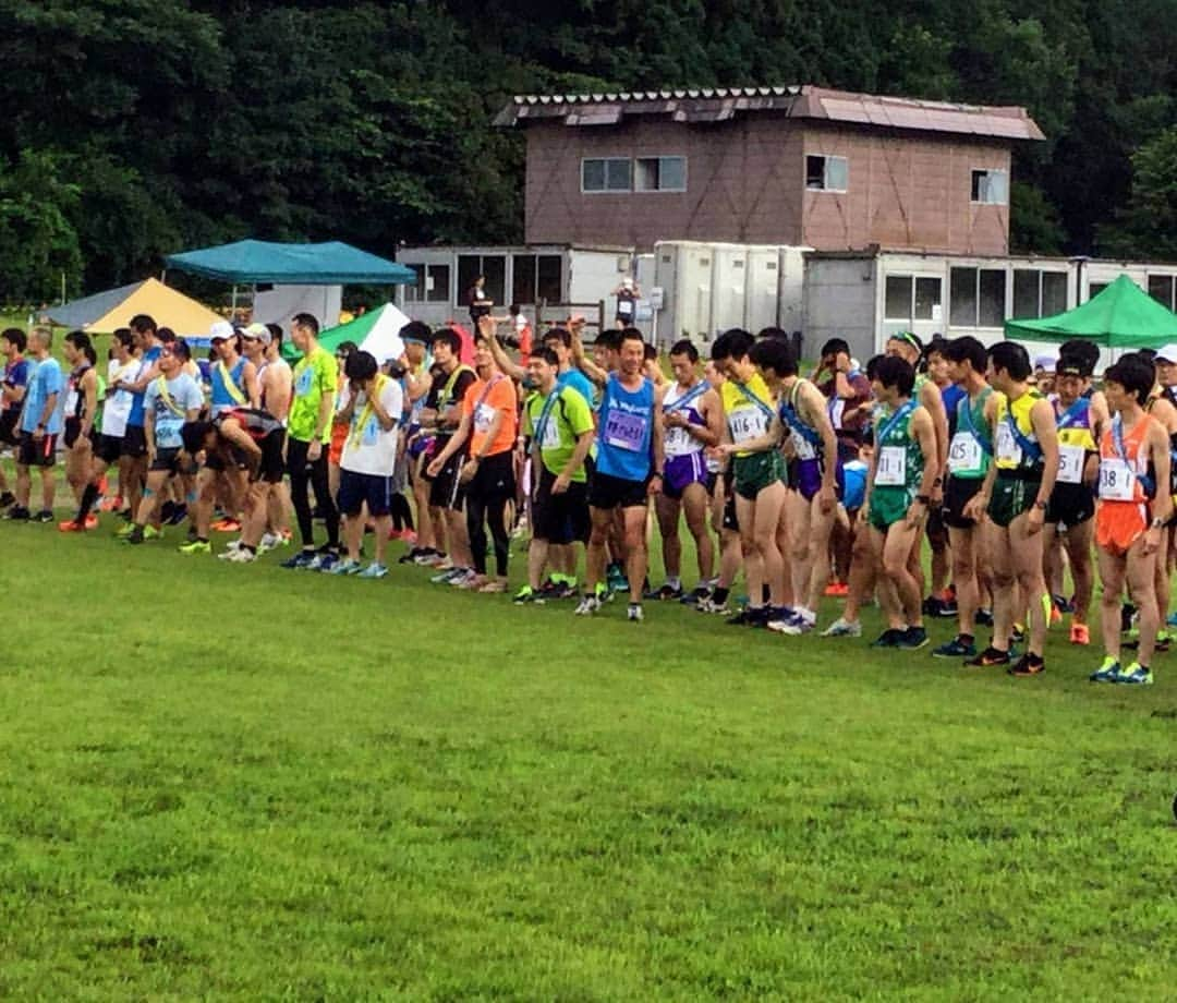 宇野けんたろうさんのインスタグラム写真 - (宇野けんたろうInstagram)「朝練習.Run10km+100m×3本！！ 今日は長野県「白馬スノーハープクロスカントリー大会」ゲストランナーで走ってワイワイしてきました！！ 一周4kmのコースめちゃくちゃキツイ。 たまらんぞこれは。。。 二日間あるので明日も頑張るぞー！！！ バンザーイ！！！ 雨の影響で、クロカンの地面が泥と砂利の悪路だったけど、イトイエックスのソックスがかなり役に立った。快適に走れた。  #Jaybird  #イトイエックス  #マラソン #マラソン大会 #ランニング #ジョギング #アスリート #走る #芸人」7月20日 19時59分 - unokentarorun