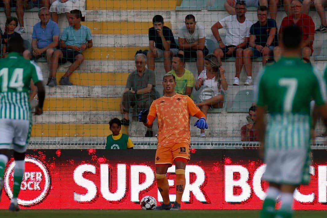 ジョエル・ロブレスさんのインスタグラム写真 - (ジョエル・ロブレスInstagram)「Buenas sensaciones , seguimos preparándonos 💪 #betisoporto #laligaworld #pretemporada」7月20日 20時18分 - joelrb1