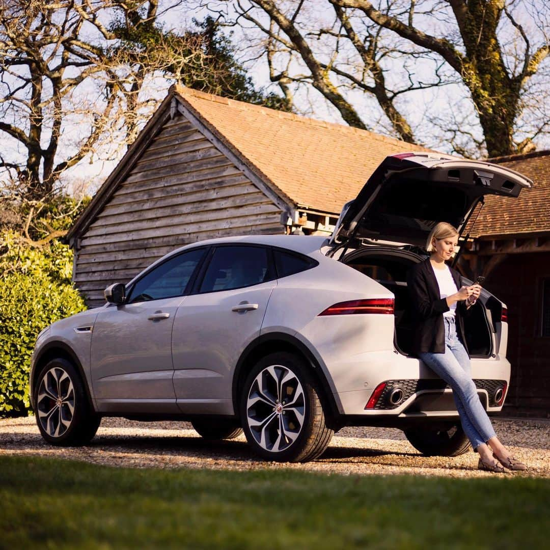 Jaguarさんのインスタグラム写真 - (JaguarInstagram)「Think outside. No box required.  #JaguarJourneys #Jaguar #EPACE #AWD #Luxury #Performance #SUV #InstaDesign #InstaCar #CarsofInstagram #England #UK」7月20日 20時47分 - jaguar