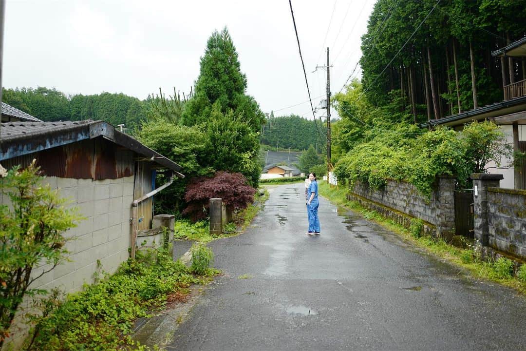 行方 久子 Hisako Namekataさんのインスタグラム写真 - (行方 久子 Hisako NamekataInstagram)「#hisakotravel  気合いを入れてつなぎを着ていったら、水道工事のひと感が出すぎてしまった😭 問題は色だけだろうか、、、。」7月20日 20時39分 - hisakonamekata