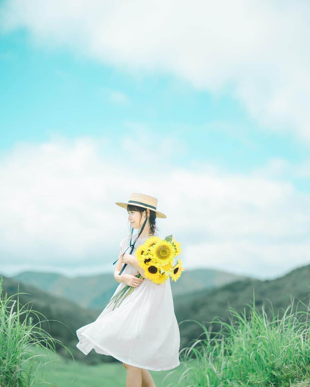 Kobe Japan Water artのインスタグラム：「Ms.summer🌻」