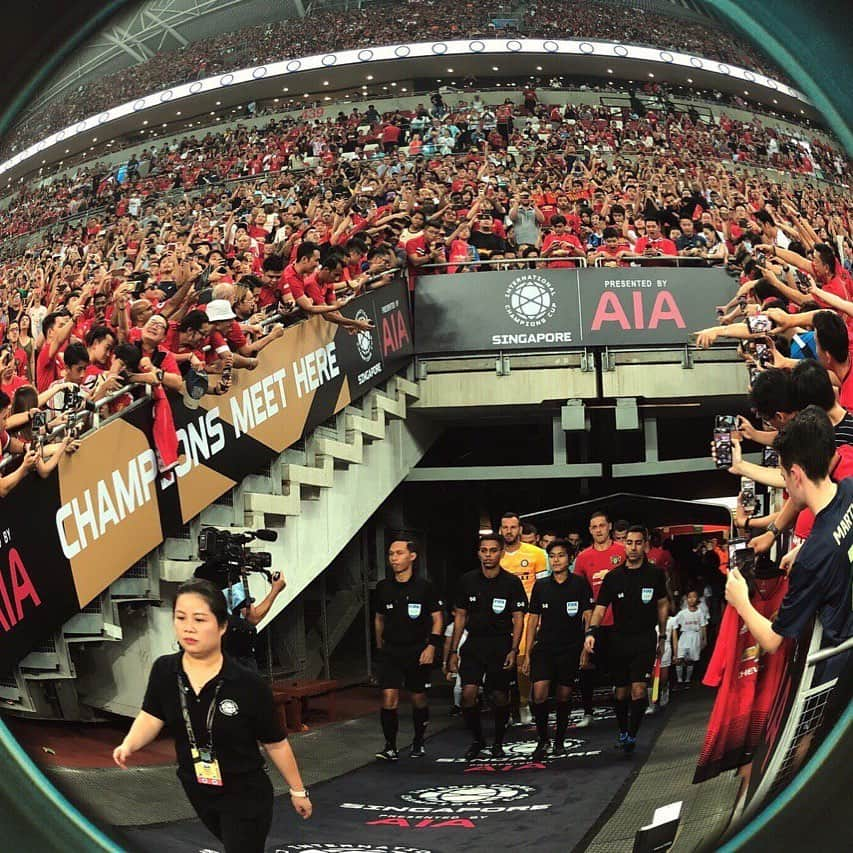 マンチェスター・ユナイテッドさんのインスタグラム写真 - (マンチェスター・ユナイテッドInstagram)「Singapore is Red! 🇸🇬🔴 #MUFC #MUTOUR #ICC2019」7月20日 20時56分 - manchesterunited