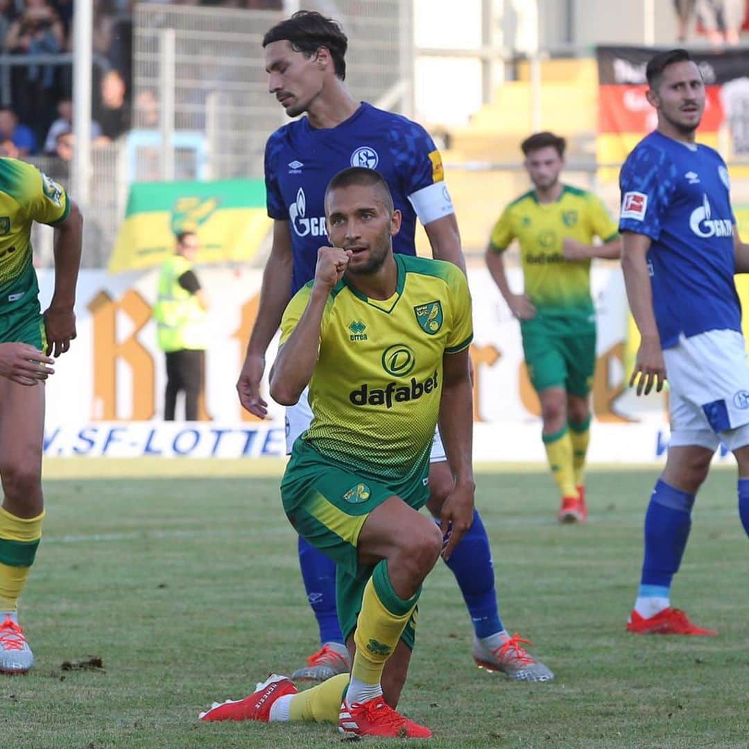 のインスタグラム：「We are getting closer. Some more minutes and training in the legs. Good result yesterday in our last test vs. @s04! Going home, rest for some hours and then keep going lads @norwichcityfc !! #preseason #training #game #football #premierleague」