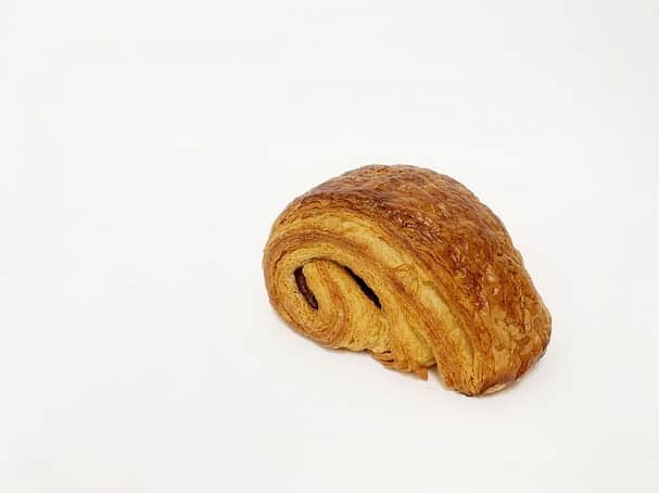Fashion Headlineさんのインスタグラム写真 - (Fashion HeadlineInstagram)「【今週のパン】 「ブリコラージュブレッド アンド カンパニー(bricolage bread & co.)」 ・ ・ 有名3店がコラボし誕生した、東京・六本木のベーカリーカフェ。 店舗では、パンの販売をはじめ、料理やコーヒーなども提供され、その美味しさからオープン以来話題のお店。  詳しくは @fashionheadlinejpnのサイトよりチェック! ・ ・ #今週のパン #パン #ブリコラージュブレッドアンドカンパニー #bricolagebreadandco #六本木 #食パン #パンオショコラ #伊勢丹 #カフェ #レストラン」7月20日 20時55分 - fashionheadlinejpn