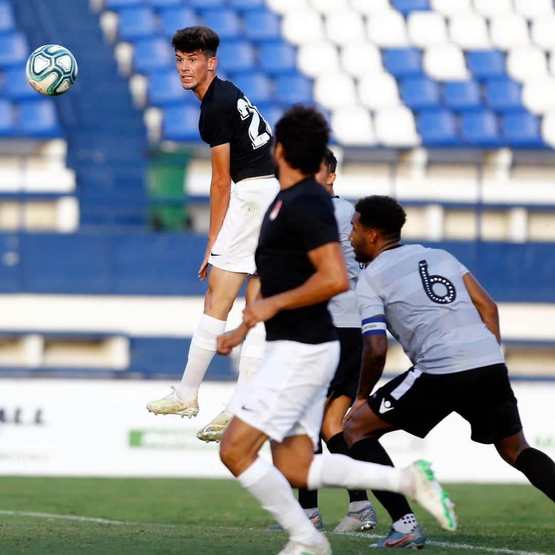 グラナダCFさんのインスタグラム写真 - (グラナダCFInstagram)「Primera prueba ✅ 🔴⚪️ #Granada #Laliga #ligasantander #liga #futbol #soccer #football #granadacf #SobranLasPalabras #EternaLucha #primeradivision」7月21日 6時19分 - granadacf