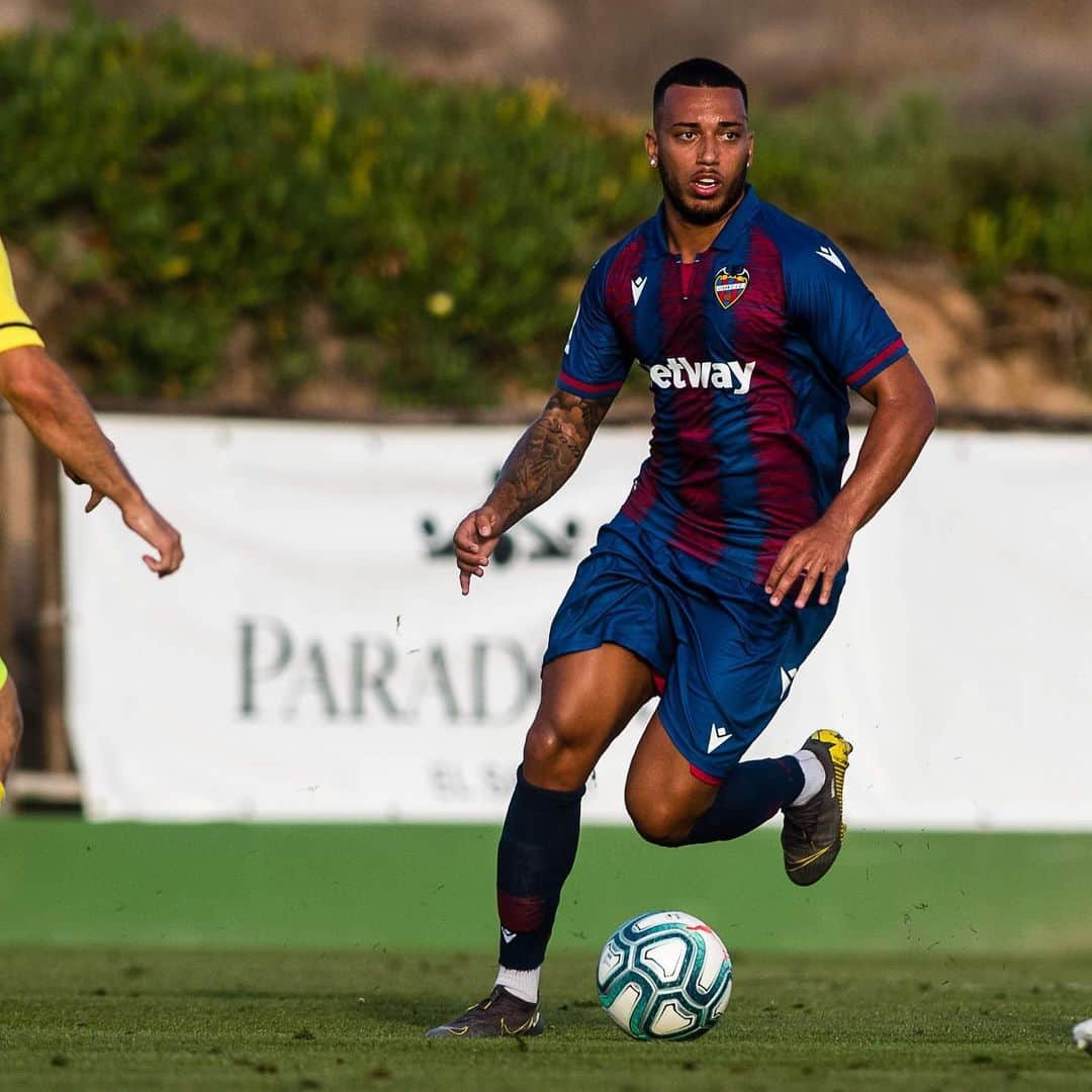 ルベン・ヴェソのインスタグラム：「Cogiendo sensaciones... 🔛 Seguimos mejorando!! @levanteud」