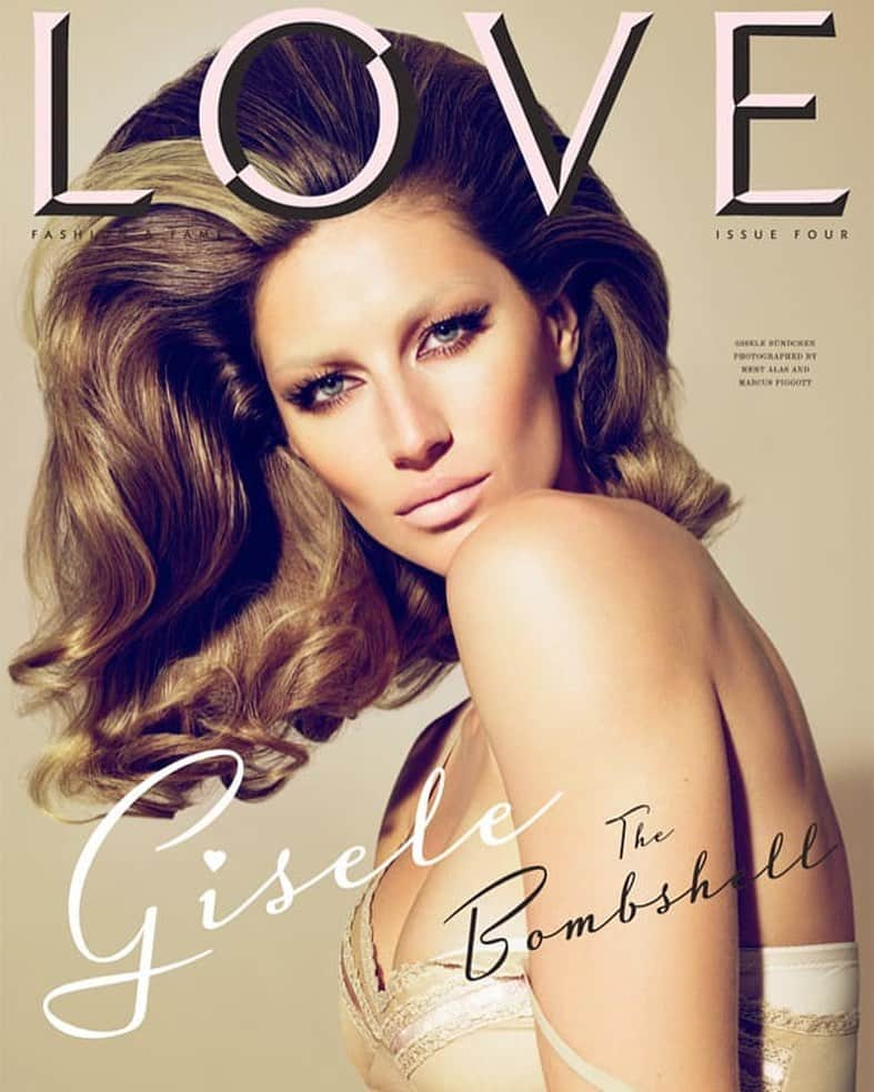 シャーロット・ティルベリーさんのインスタグラム写真 - (シャーロット・ティルベリーInstagram)「HAPPY BIRTHDAY to the ultimate Golden Goddess @gisele!!! 🌟💞💋🌟💞💋. . . Photographed by @mertalas and @macpiggott for @thelovemagazine, #makeupbyCharlotteTilbury, styled by @kegrand, hair by @paulhanlonhair 🌟💞💋」7月21日 6時44分 - charlottetilbury