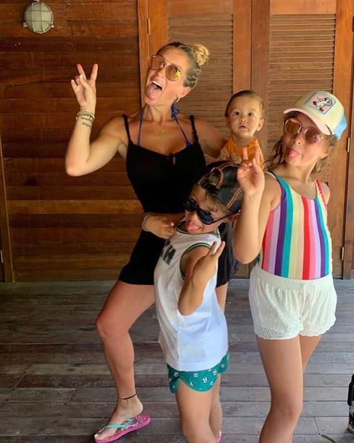 ソフィア・バルビのインスタグラム：「👩🏼🐣🐣🐣」