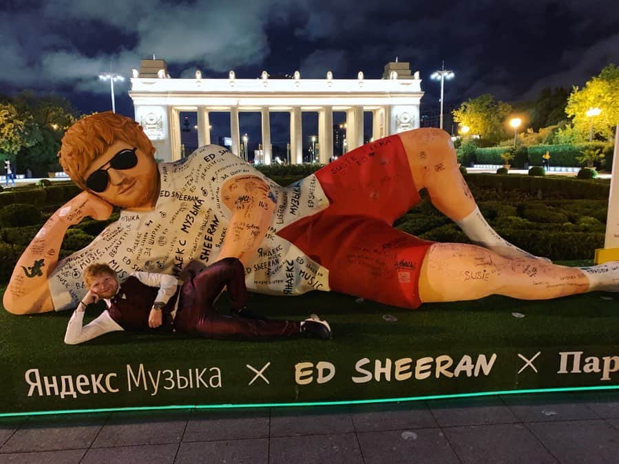 エド・シーランさんのインスタグラム写真 - (エド・シーランInstagram)「Went to go and see ma statue in Moscow today」7月21日 7時35分 - teddysphotos