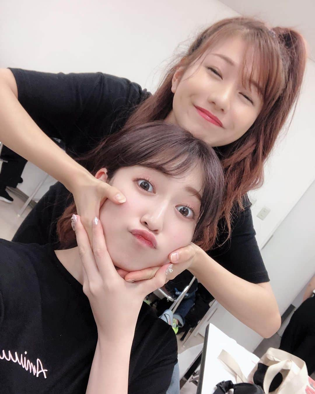 吉田朱里さんのインスタグラム写真 - (吉田朱里Instagram)「愛梨大好きぃぃ❤️ ナギイチからずーっと選抜も 一緒だし、昔から愛梨がいる 楽屋が大好き！ . #nmb48 #谷川愛梨 ＃ハニーダーリン」7月20日 22時50分 - _yoshida_akari