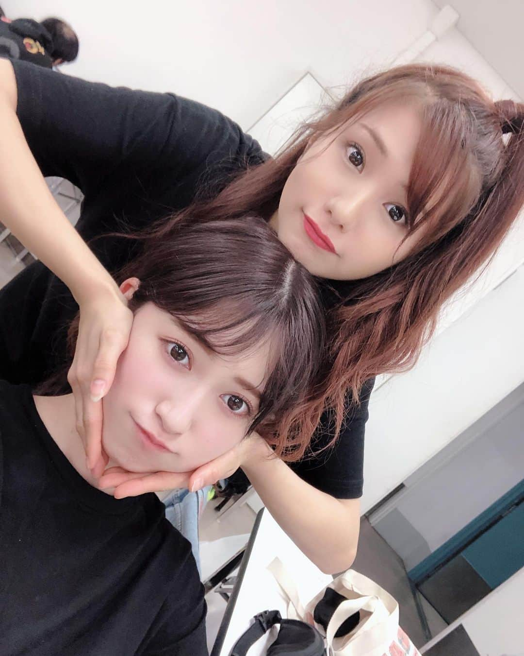 吉田朱里さんのインスタグラム写真 - (吉田朱里Instagram)「愛梨大好きぃぃ❤️ ナギイチからずーっと選抜も 一緒だし、昔から愛梨がいる 楽屋が大好き！ . #nmb48 #谷川愛梨 ＃ハニーダーリン」7月20日 22時50分 - _yoshida_akari