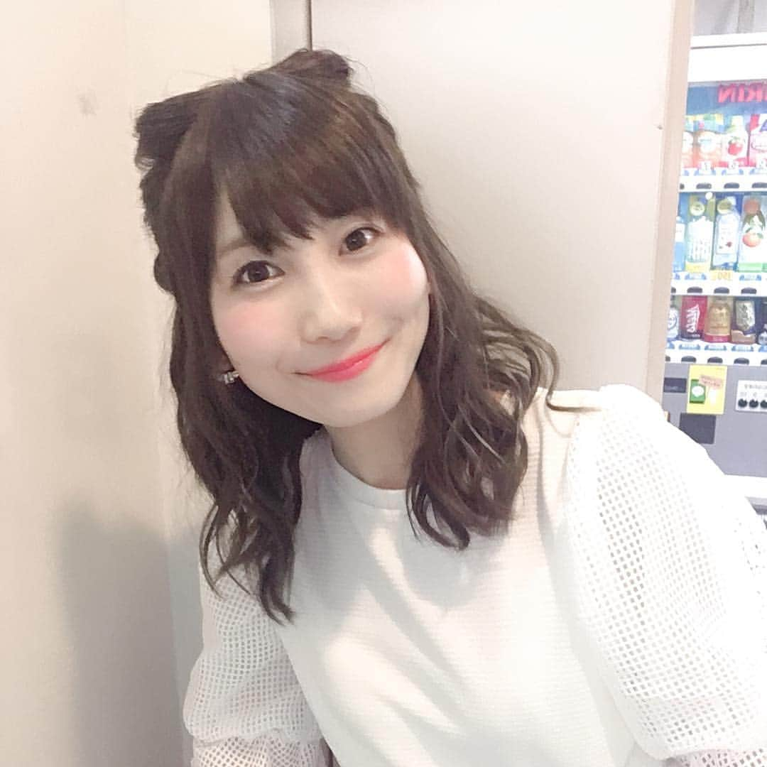 清都ありさのインスタグラム：「メイクさんにりつとおそろいの猫耳ヘアーにしてもらいました△△ 髪もこの日のために頑張って伸ばした甲斐があったなぁ( ˊᵕˋ* )❤️ #ケムリクサ #ねこみみ #りつ #おそろい」