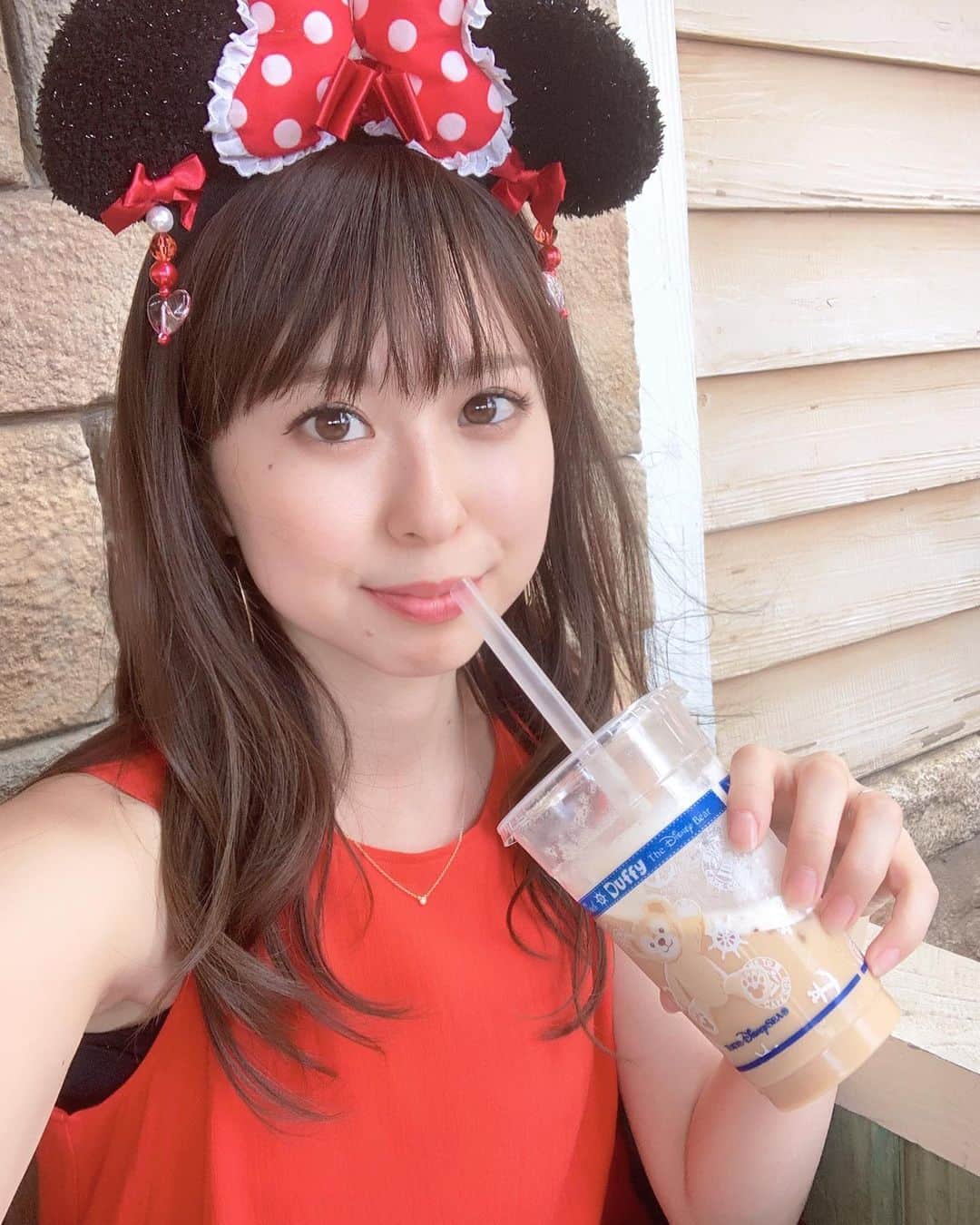 原田あかねさんのインスタグラム写真 - (原田あかねInstagram)「✩*॰ ミルクティー美味しかったなぁ❤️ . #cafe #ミルクティー #milktea #tds #ディズニーコーデ #mam #mama #夏休みの思い出 #夏コーデ #裸眼」7月20日 22時43分 - akane.hrd