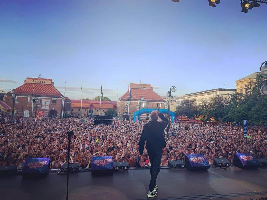 フェリックス・サンドマンさんのインスタグラム写真 - (フェリックス・サンドマンInstagram)「SOMMARKRYSSET, GRÖNA LUND IKVÄLL 20:00! MIDDLE OF NOWHERE OCH SOMMAR, KOM! 🧚‍♀️」7月20日 22時59分 - felixsandman