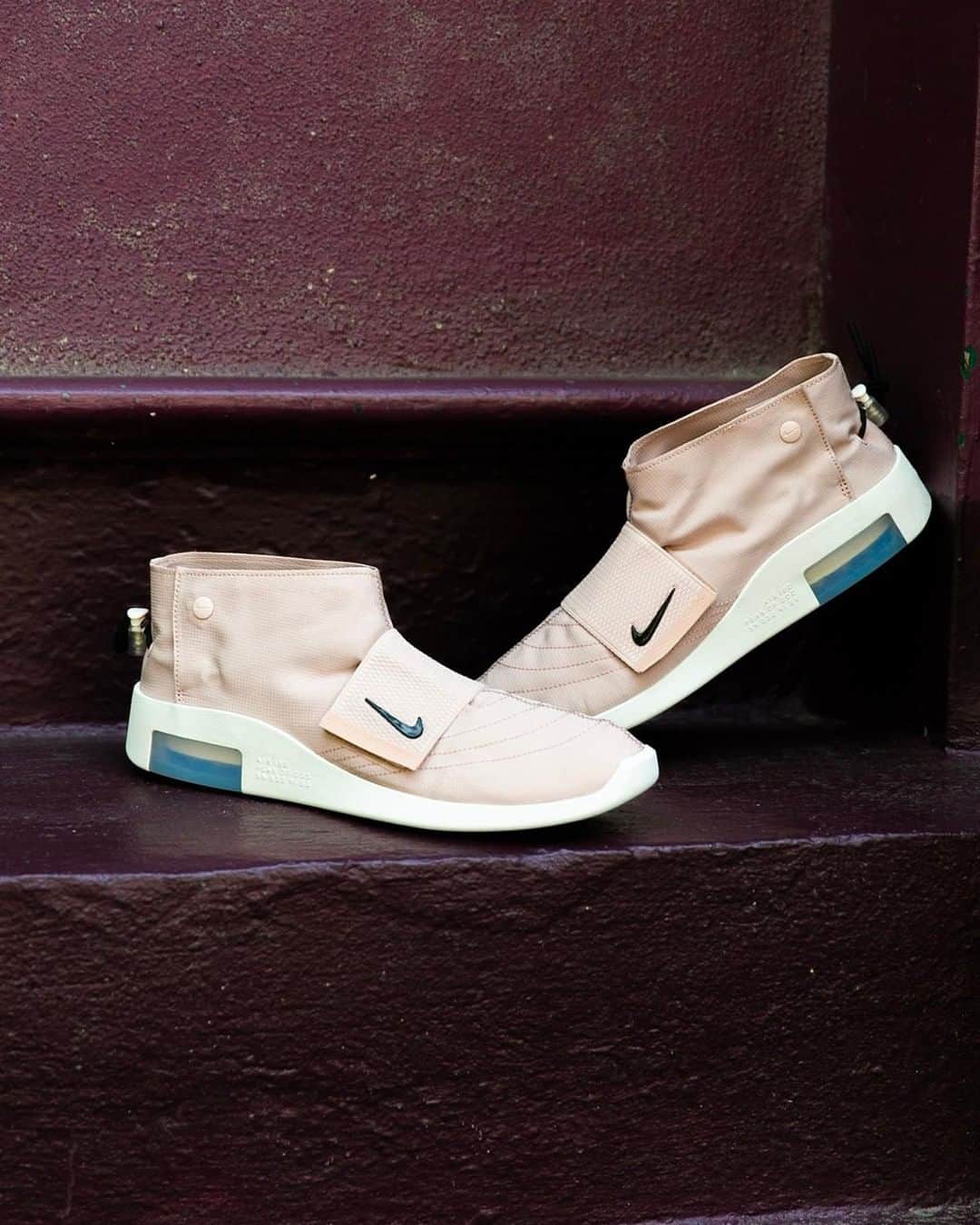 Foot Lockerさんのインスタグラム写真 - (Foot LockerInstagram)「#Nike Fear of God Moc 'Particle Beige' Available Now, In-Store and Online」7月20日 23時00分 - footlocker
