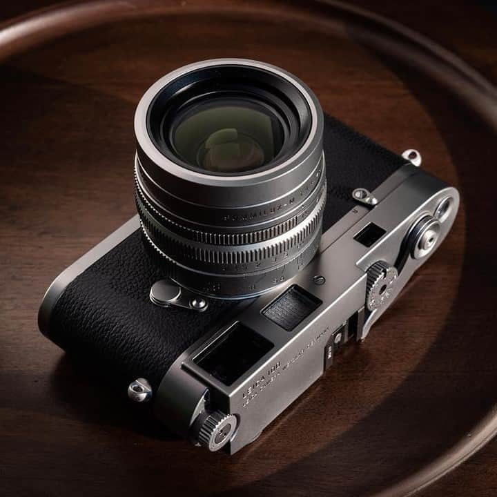 ライカさんのインスタグラム写真 - (ライカInstagram)「The limited Leica M Edition 100 was created to celebrate 100 years of Leica photography. Kristian Dowling (@kristiandowling) chose the analogue Leica M-A component of this two camera set as his dream camera. Which special edition Leica camera would you most like to get your hands on?  #🔴📷 #Leica #Leicacamera #LeicaMA #Leicaphotography #leica_world #cameraporn #leicaporn #leica_club #leicasociety #leicalove #analoguephotography #streetphotography #travelphotography #ShootLeicaPro #specialedition」7月20日 23時00分 - leica_camera