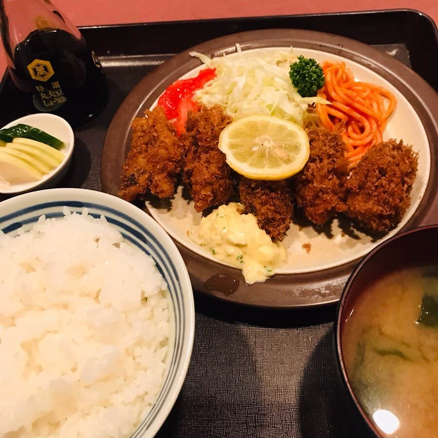 Q太郎さんのインスタグラム写真 - (Q太郎Instagram)「#浦和#elan#エラン#仕事前に#食事#洋食屋#カキフライ定食#ポークソテー」7月20日 23時02分 - qtaro.jun