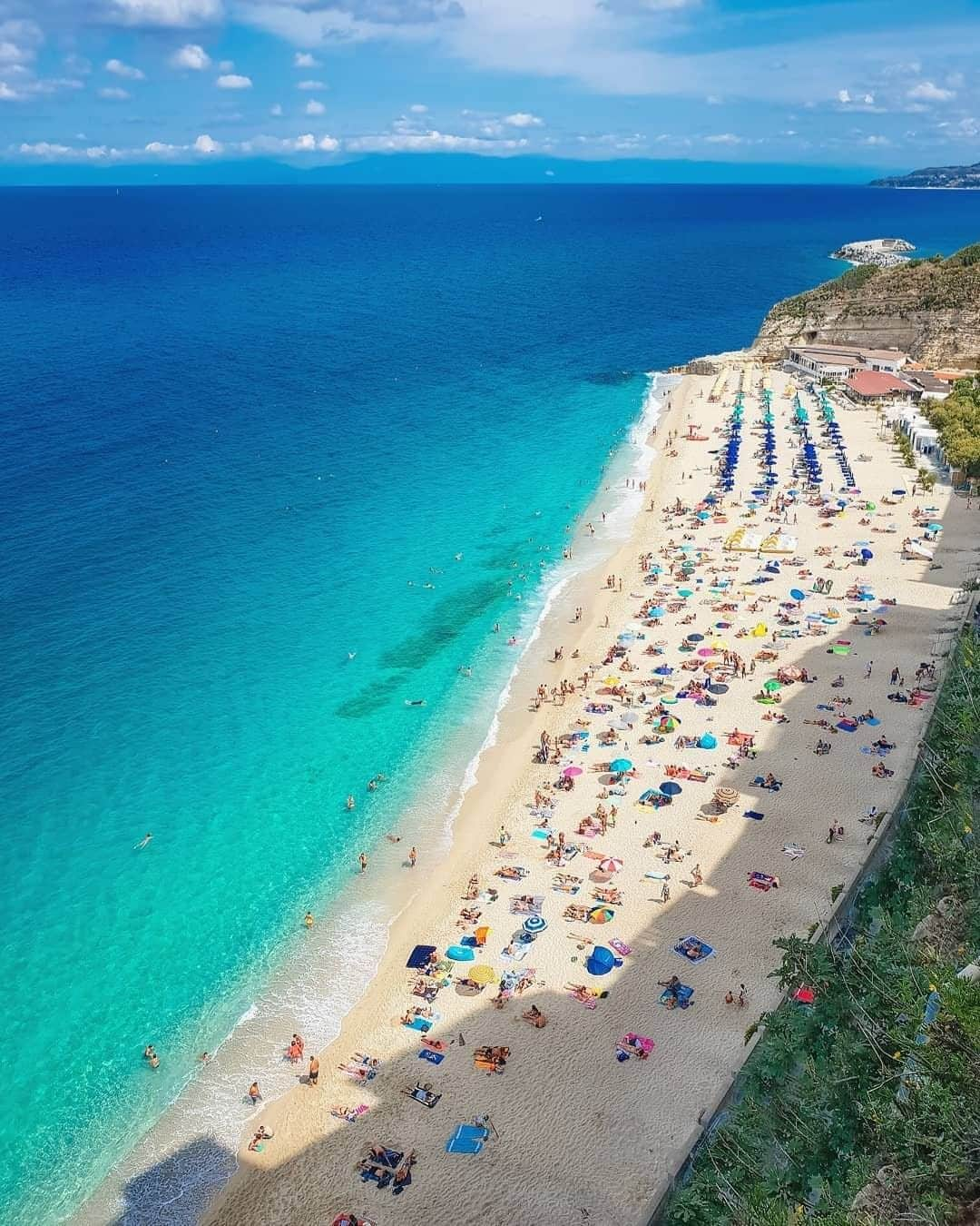 Travel + Leisureさんのインスタグラム写真 - (Travel + LeisureInstagram)「Italy is home to some truly staggeringly beautiful beaches. We've rounded up the best of 'em at our link in bio! #tlpicks courtesy of @gennaro_rispoli」7月20日 23時03分 - travelandleisure