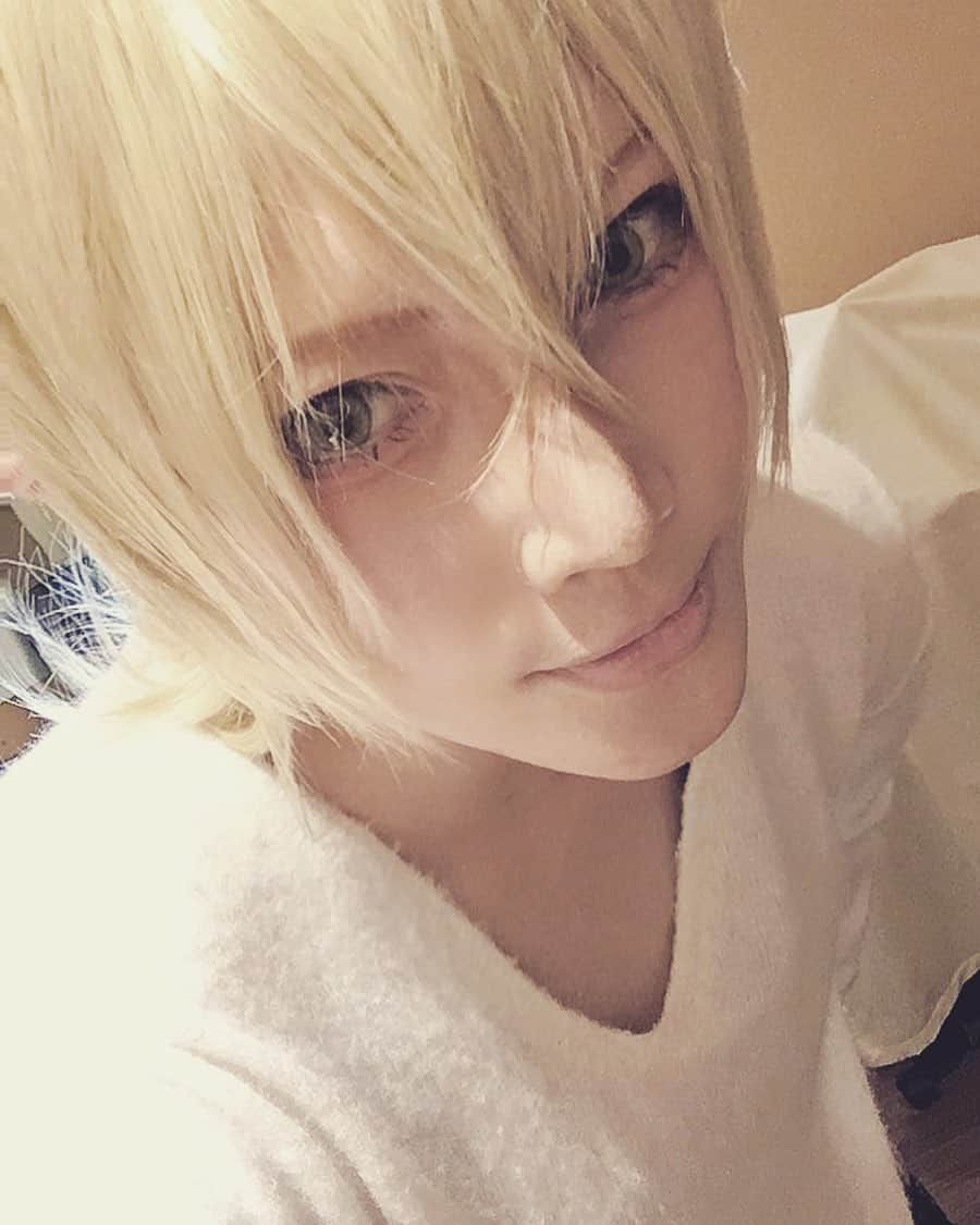 麗華さんのインスタグラム写真 - (麗華Instagram)「oyasumi😴  I’m dead tired. _(:3｣∠)_  Good Night」7月20日 23時26分 - reika_japan_