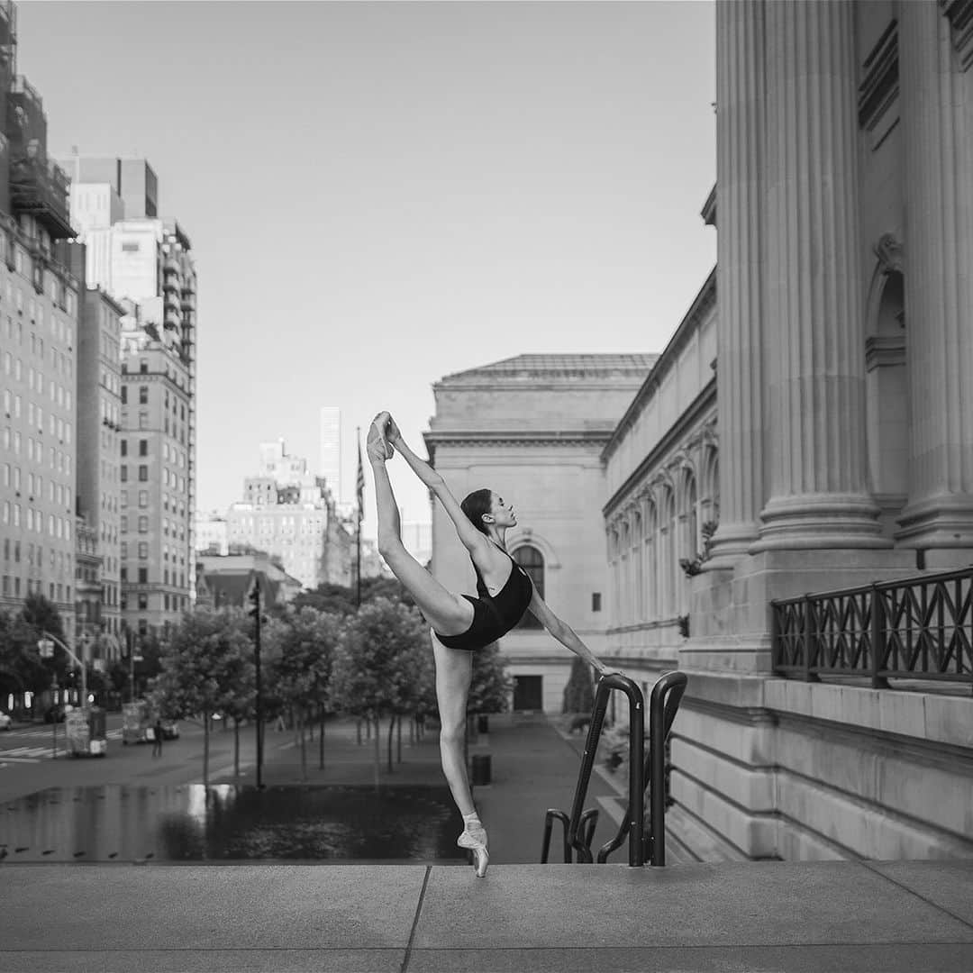 ballerina projectさんのインスタグラム写真 - (ballerina projectInstagram)「Katie Boren at the Metropolitan Museum of Art. #ballerina - @katieboren1 #metropolitanmuseumofart #5thavenue #uppereastside #newyorkcity #ballerinaproject #ballerinaproject_ #ballet #dance #pointe #katieboren  Only 7 Ballerina Project limited edition prints are left. Purchase one before we conclude our all our limited edition prints in the near future. Link is in our Instagram profile to purchase one today.  The Ballerina Project book is now available for pre-order. Go to @ballerinaprojectbook for pre-order link and info. #ballerinaprojectbook」7月20日 23時27分 - ballerinaproject_