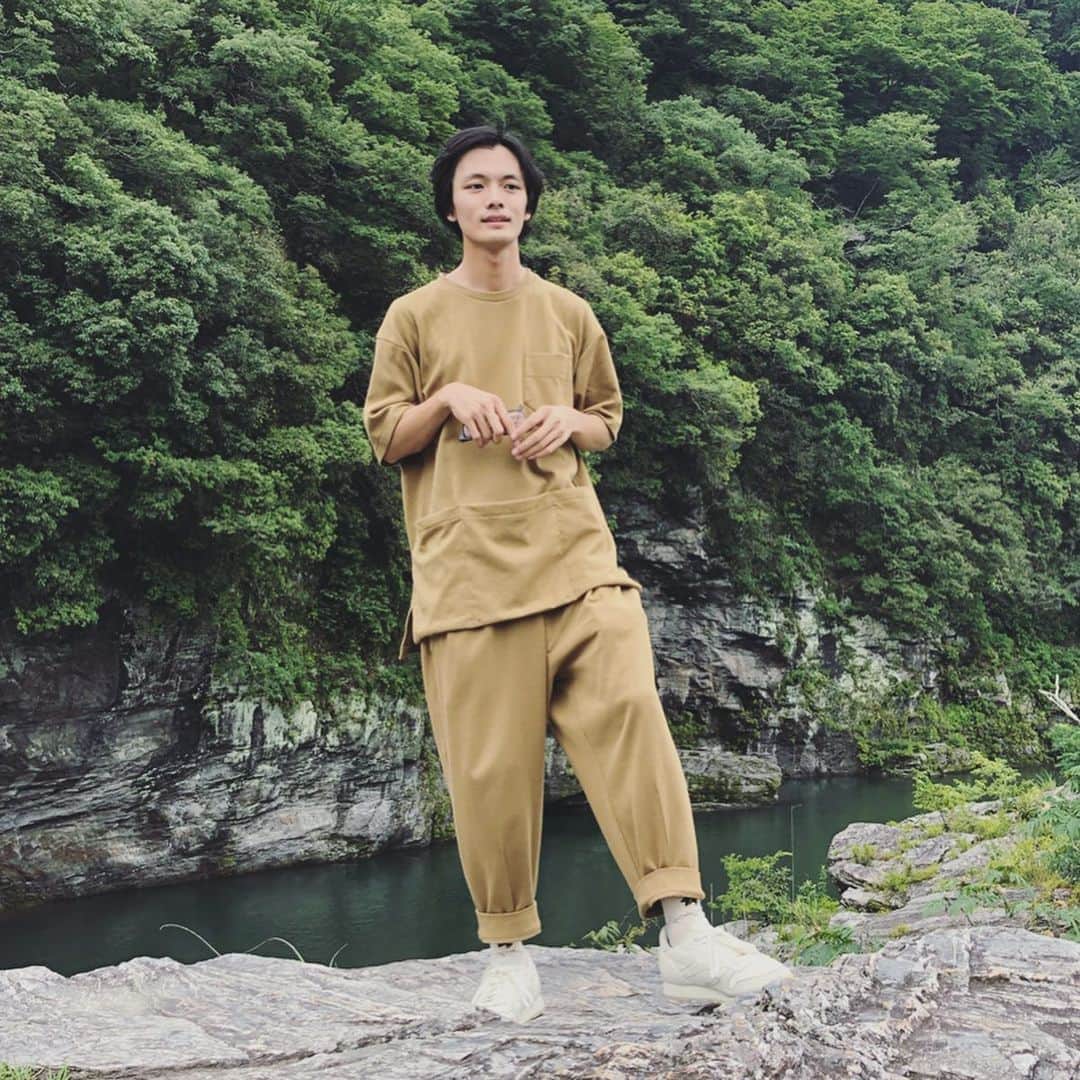 のインスタグラム：「【 #Fashion_mut 】  先日桐生の @purveyors2017 にて可愛いセットアップ購入✌︎ #code #menscode #ootd #fashion」