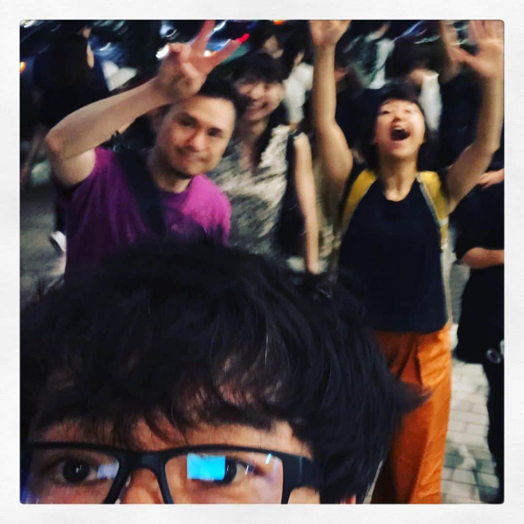 北山陽一のインスタグラム：「新宿で、久々に会った仲間たちと。」