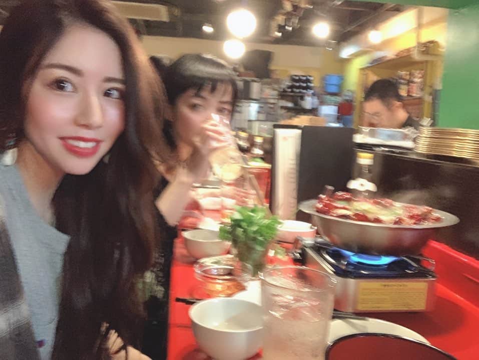 横井美穂さんのインスタグラム写真 - (横井美穂Instagram)「. ずっと行きたかった 火鍋デートしたんです❤️ #愛する親友 #やよP #写めぶれぶれ #火鍋 #激辛部 #大満足な日 #また行きます #😘❤️😘」7月21日 0時29分 - miho__yokoi