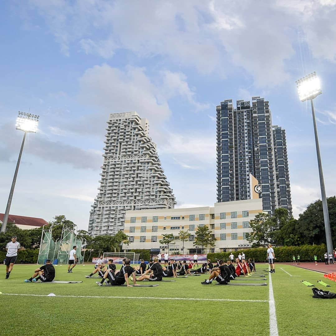 ユヴェントスFCさんのインスタグラム写真 - (ユヴェントスFCInstagram)「Preparing our first game of the season 💪 #MeetTheWonder #ICC2019」7月21日 0時46分 - juventus