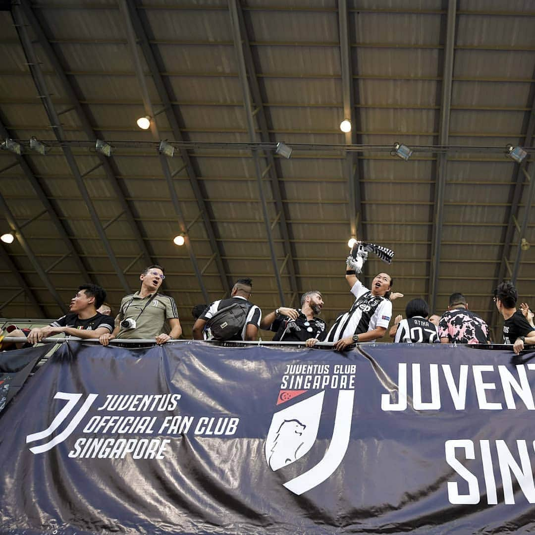 ユヴェントスFCさんのインスタグラム写真 - (ユヴェントスFCInstagram)「Preparing our first game of the season 💪 #MeetTheWonder #ICC2019」7月21日 0時46分 - juventus