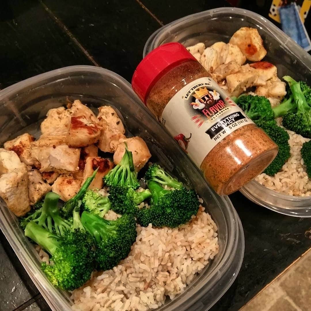 Flavorgod Seasoningsさんのインスタグラム写真 - (Flavorgod SeasoningsInstagram)「Add delicious flavors to your Meal Prep!⁠ -⁠ Meal Prep Seasonings Available here ⬇️⁠ Click link in the bio -> @flavorgod⁠ www.flavorgod.com⁠ -⁠ Meal Prep by:  @___littleirongiant⁠ -⁠ Flavor God Seasonings are:⁠ 💥ZERO CALORIES PER SERVING⁠ 🌿Made Fresh⁠ 🌱GLUTEN FREE⁠ 🔥KETO FRIENDLY⁠ 🥑PALEO FRIENDLY⁠ ☀️KOSHER⁠ 🌊Low salt⁠ ⚡️NO MSG⁠ 🚫NO SOY⁠ 🥛DAIRY FREE *except Ranch ⁠ ⏰Shelf life is 24 months⁠ -⁠ -⁠ #food #foodie #flavorgod #seasonings #glutenfree #mealprep  #keto #paleo #vegan #kosher #breakfast #lunch #dinner #yummy #delicious #foodporn」7月21日 1時00分 - flavorgod