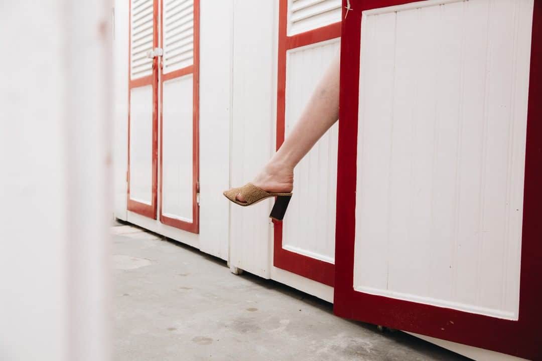 ボルボネーゼさんのインスタグラム写真 - (ボルボネーゼInstagram)「She loves mornings.⁠ Sandals in #OP suede from our #SS19 Collection.⁠」7月21日 1時01分 - borbonese