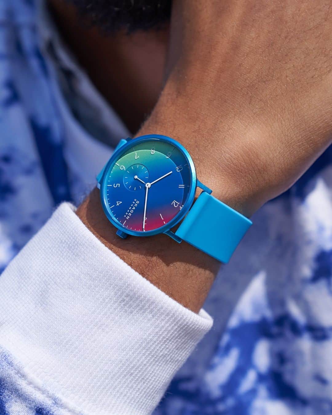 のインスタグラム：「Totally tie-dye. Tap to shop this #LimitedEdition style. #SKAGENincolor . . . . . #tiedye #tiedyefashion #neon #summerstyle #watchoftheday #newarrival #limitededition」