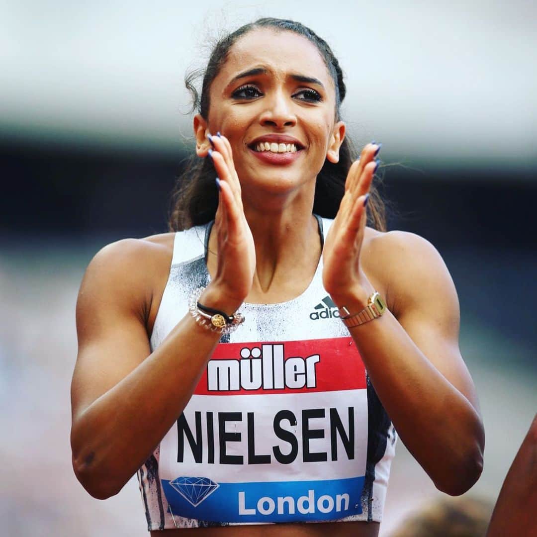 Laviai NIELSENさんのインスタグラム写真 - (Laviai NIELSENInstagram)「50.83?!? Did that just happen?! I’m just 😶  Put my body on the line today and completely ran out of my skin, and it paid off 🎉 Thank you @londonstadium , you are my favourite place in the whole world ✨ #sub51」7月21日 1時14分 - laviai