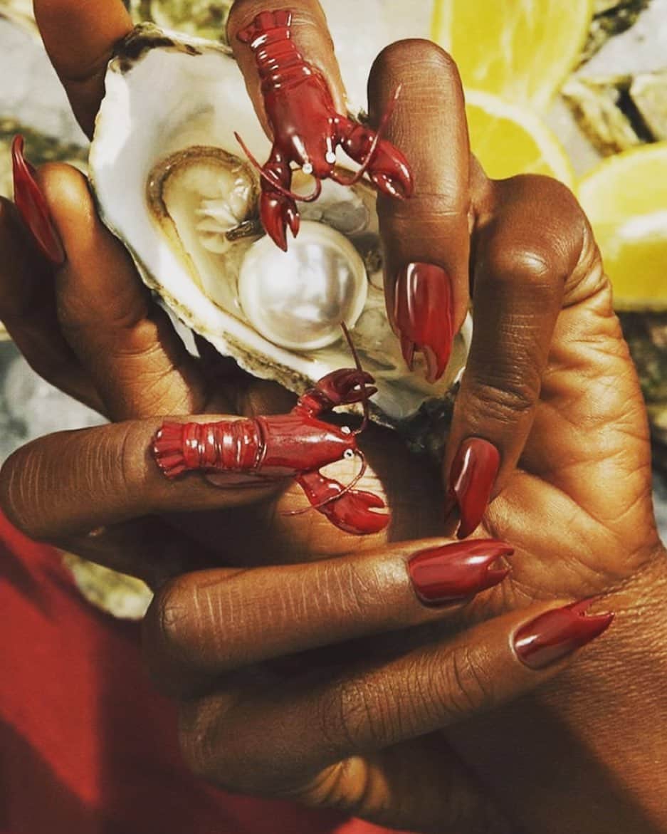 のインスタグラム：「Summer vibes @alexismabille #lobster #oysters #pearls #manicure #decadence #sexappeal #foodporn #nailpolish #red #sochic #soparis」