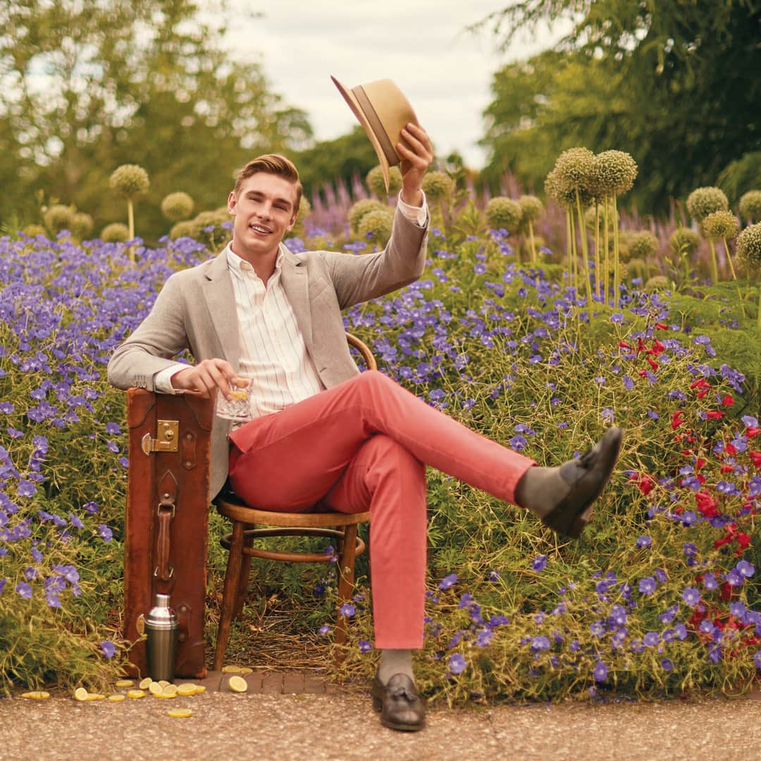 ハケットのインスタグラム：「Hello, weekend. Make it your best-dressed weekend yet by shopping our pre-collection for your must-have summer essentials. #Hackett #PreCollection #Summer」