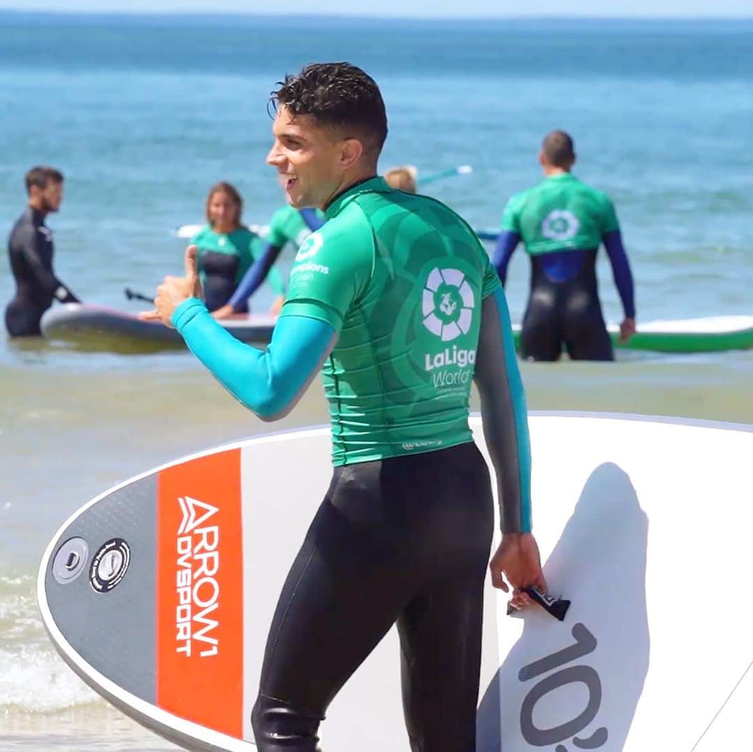 マルク・バルトラさんのインスタグラム写真 - (マルク・バルトラInstagram)「Siempre hay una primera vez! 🏄🏻‍♂️🤙🏼☀️ #LaLigaWorld @laligasports 🌍 #surf #paddle」7月21日 2時05分 - marcbartra