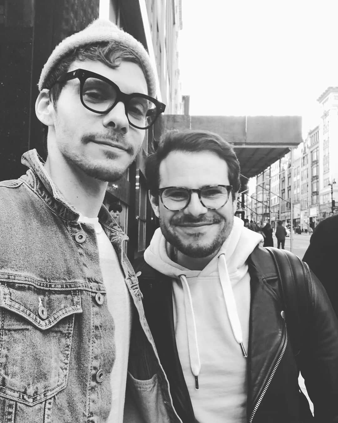 マシュー・カマのインスタグラム：「Happy birthday @danbook1 - this life has been weird and windy and I’m glad we’ve been able to put some of it to song. Some of them are even good!」