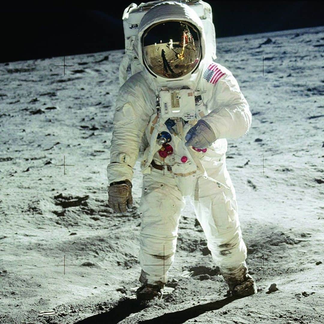 のインスタグラム：「The idea of men going to the moon has captured my imagination since I was a kid. A few years ago, I wrote an album inspired by the spaceflight that first landed humans on the moon. 🌙 Happy 50th anniversary, Apollo 11」
