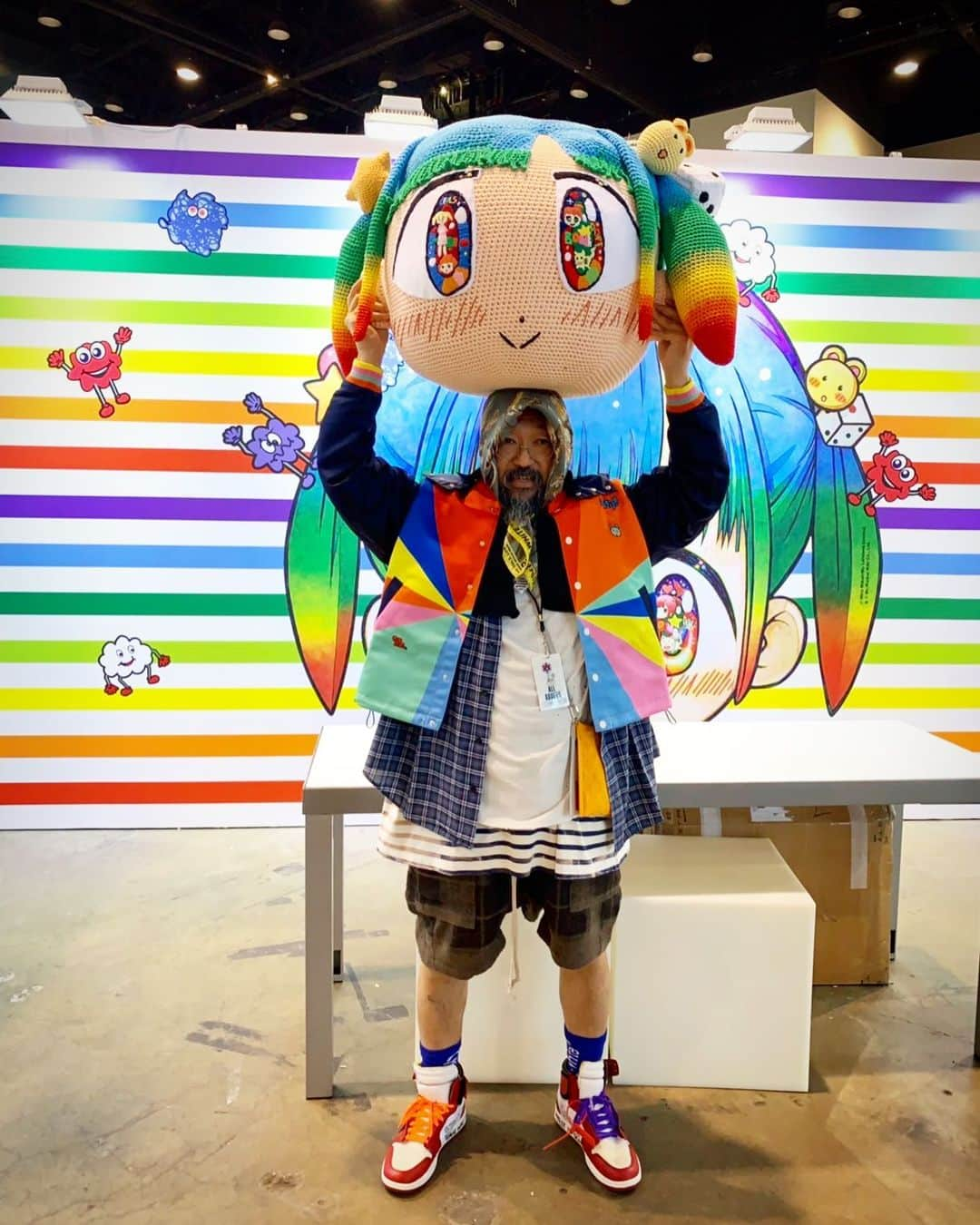 村上隆さんのインスタグラム写真 - (村上隆Instagram)「@miramikati booth  @misteryanen ! @complexcon  @sarahandelman  photo: @takish05」7月21日 2時49分 - takashipom