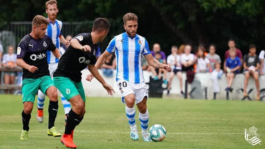 レアル・ソシエダさんのインスタグラム写真 - (レアル・ソシエダInstagram)「⏸ Descanso en Zarautz. / Atsedenaldia Zarautzen Real Sociedad 0 - 1 @realracingclub  #AurreraReala #RealSociedad」7月21日 2時50分 - realsociedad