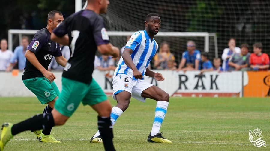 レアル・ソシエダさんのインスタグラム写真 - (レアル・ソシエダInstagram)「⏸ Descanso en Zarautz. / Atsedenaldia Zarautzen Real Sociedad 0 - 1 @realracingclub  #AurreraReala #RealSociedad」7月21日 2時50分 - realsociedad