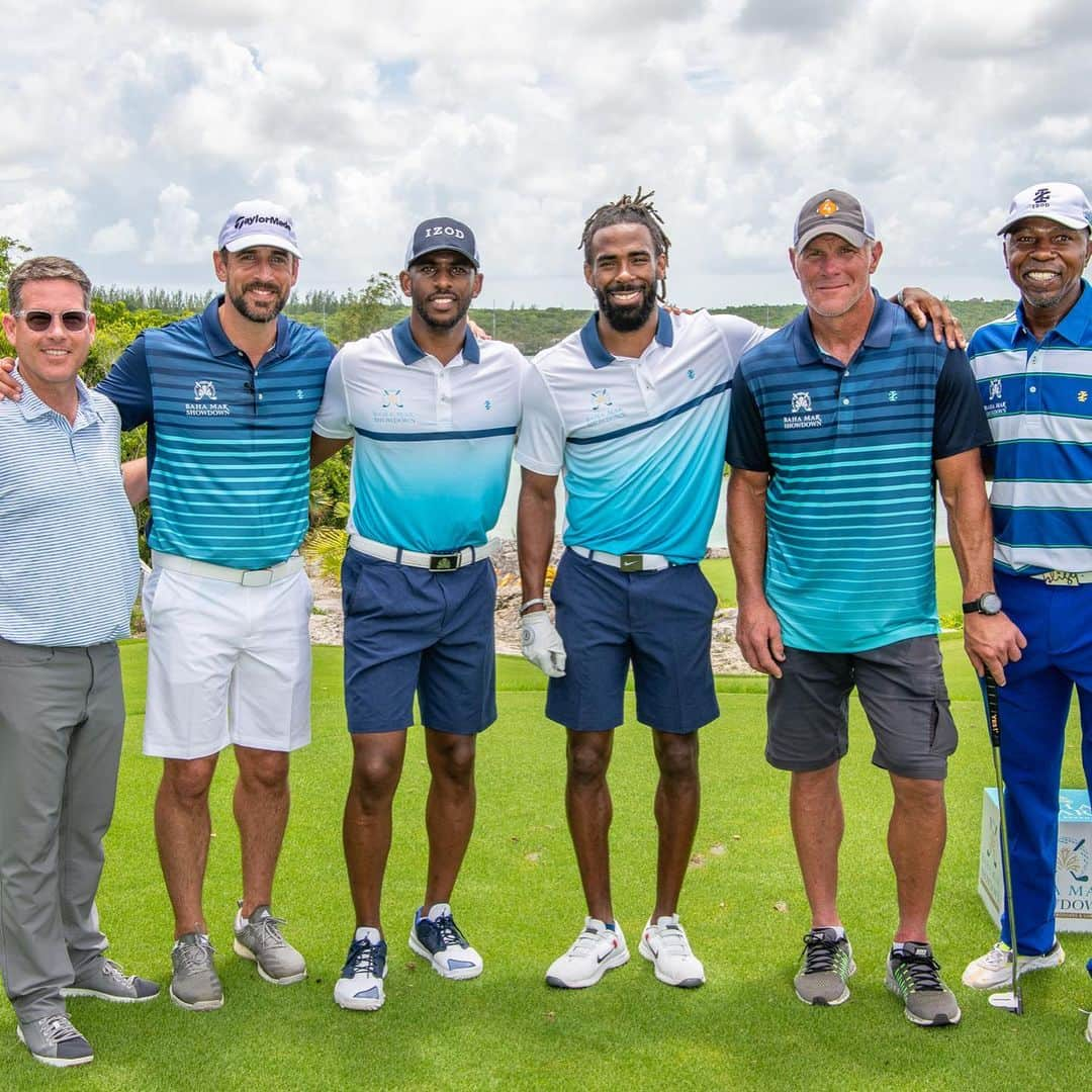 アーロン・ロジャースさんのインスタグラム写真 - (アーロン・ロジャースInstagram)「It’s #bahamarshowdown day today!  Check out the action at 3p est on CBS! #teamNFL #domination #belts @theshowdowngolf #」7月21日 2時56分 - aaronrodgers12