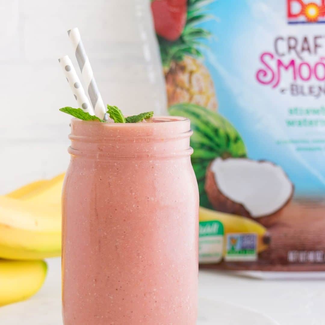 Dole Packaged Foods（ドール）のインスタグラム：「It’s always peak #smoothie season when you’re using Dole Crafted Smoothie Blends. Simply blend a pre-portioned Strawberry Watermelon bag with coconut water to capture the flavors of summer.」