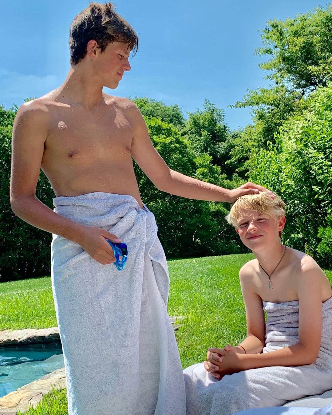 ブルース・ウェーバーさんのインスタグラム写真 - (ブルース・ウェーバーInstagram)「Jasper and Beau Dewitt  my nephew’s sons-backyard and 98 by the pool」7月21日 3時06分 - bruce_weber